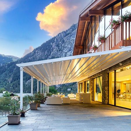 Grand Hotel Courmayeur Mont Blanc, By R Collection Hotels Exterior foto